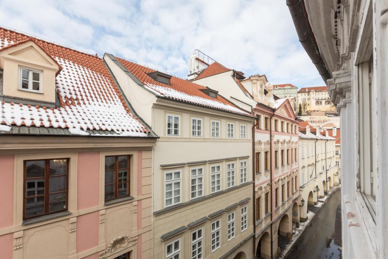 Charles Bridge Royal Apartments - Castle District Prag Exterior foto