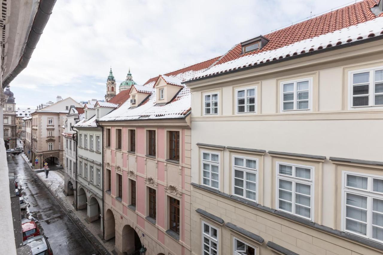 Charles Bridge Royal Apartments - Castle District Prag Exterior foto