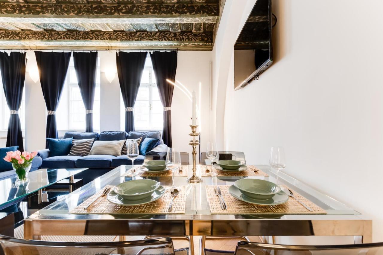 Charles Bridge Royal Apartments - Castle District Prag Exterior foto