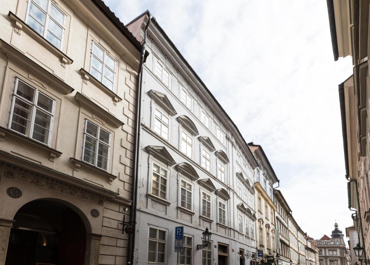 Charles Bridge Royal Apartments - Castle District Prag Exterior foto
