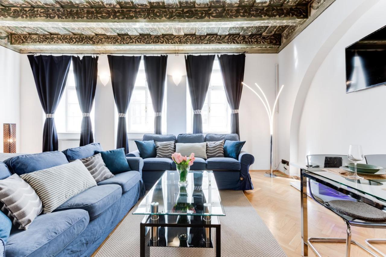 Charles Bridge Royal Apartments - Castle District Prag Exterior foto